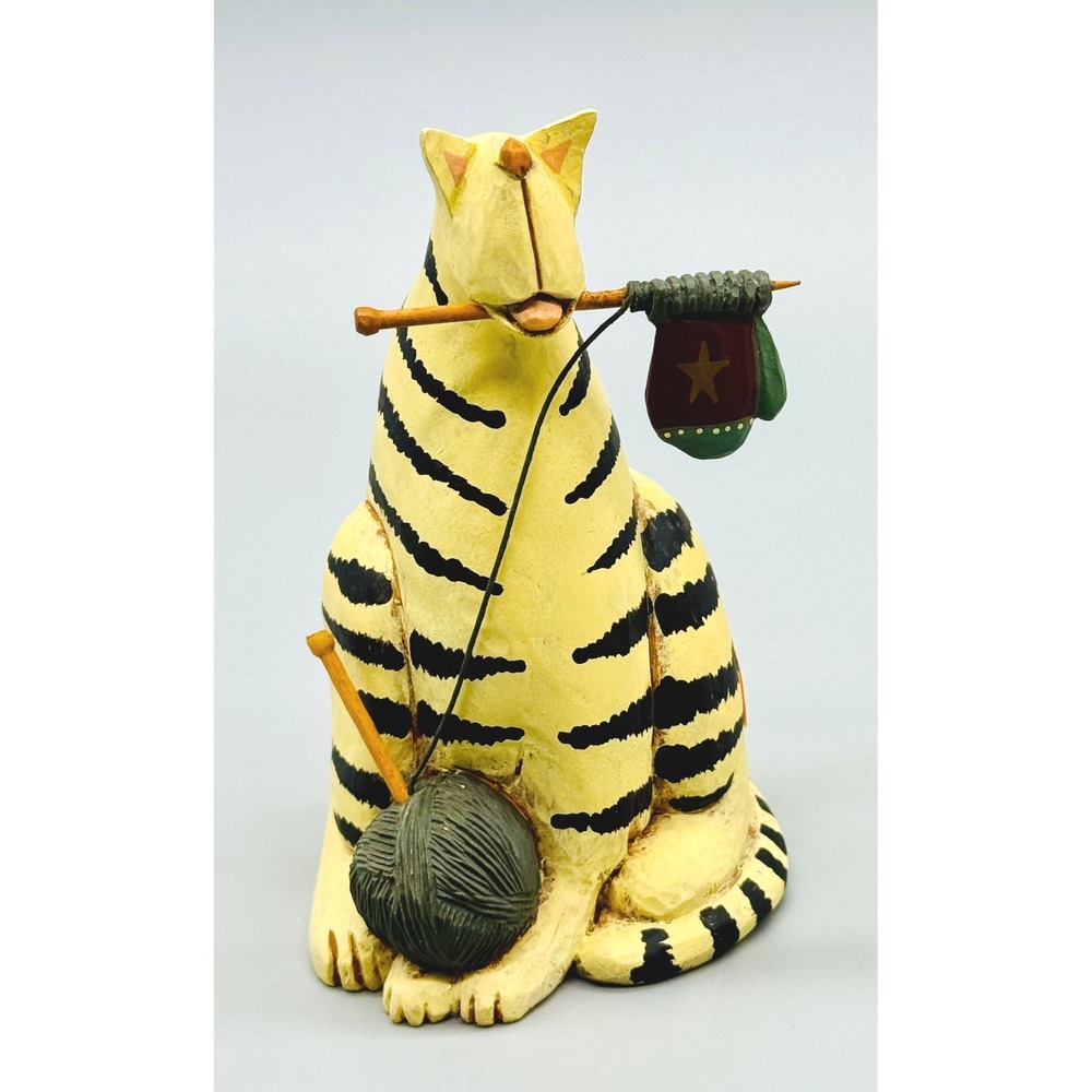 Willyraye Studio Figurine Knittin Kitten Knitting Cat with Yarn 2000 WW1320